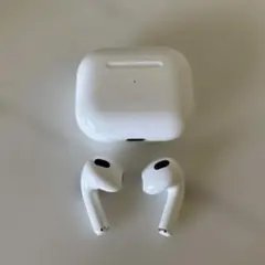 Apple AirPods 第3世代 本体 ホワイト 充電ケース付き
