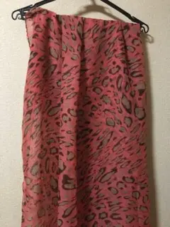 ヒョウ柄 赤色 大判ストール
