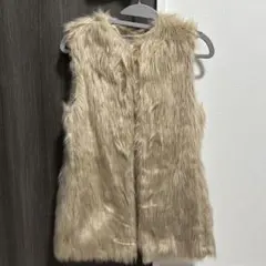 Bershka ファーベスト　ベージュ