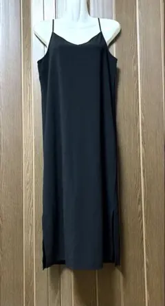 り*こ様 美品 UNIQLO ブラックノースリーブロングワンピース M