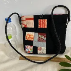 手作りハンドメイド　着物リメイク　正絹パッチワーク　ショルダーバッグ　縮緬古布のサムネイル