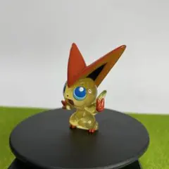 モンコレ　ビクティニ　レア ポケットモンスター[モンコレ ビクティニ クリアバージョン劇場限定