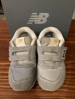 ニューバランス ベビーシューズ 箱付き
