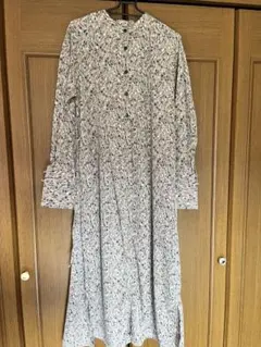 URBAN RESEARCH DOORS フラワープリントワンピース