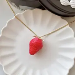 No.1799 ハンドメイド　立体いちごのネックレス