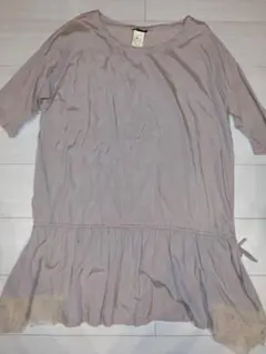 フリル付き薄いピンクチュニック