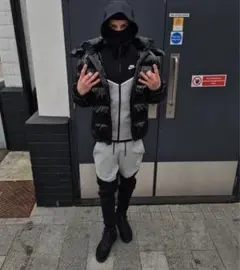 Nike テックフリース