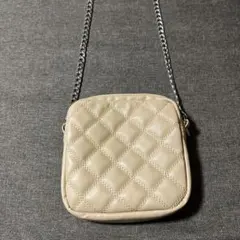 ベージュ キルティング チェーン付きショルダーバッグ ミニバッグ