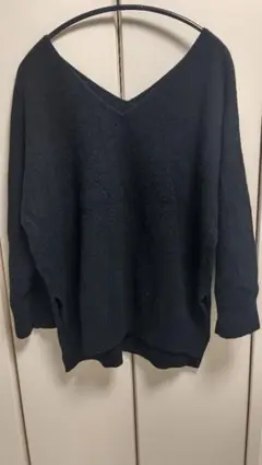 スピックアンドスパン 黒 ウールVネックセーター