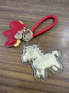 馬型ストラップ 金色 レザータグ付き