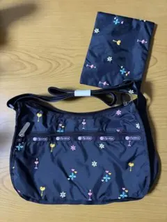 【未使用】LeSportsac 刺繍 鍵＆花柄 黒色ショルダーバッグ ポーチ付