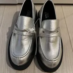 新品未使用ZARA シルバー ローファー 36 （23cm）