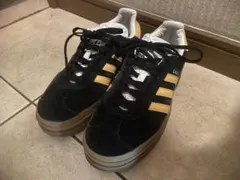 adidas gazelle スニーカー