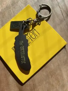 ミセスグリーンアップル　キーホルダー　青　羽