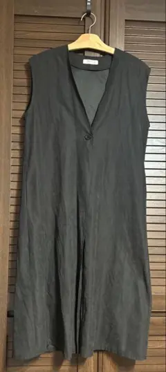 美品！ブラックノースリーブ ロング ベスト