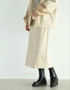 vin エコレザーステッチロングスカート　クリーム色　1回着