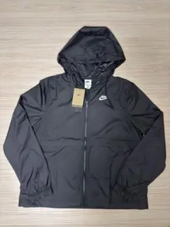 NIKE（ナイキ）のレディース用フード付きウィンドブレーカージャケット