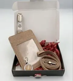 IDカードホルダー リール付 ネックストラップ 両面ポケット ギフト ベージュ