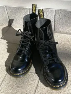 ⭐️人気⭐️Dr. Martens 8ホール 黒 UK4 使用頻度低 美品