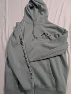 2026年最新】low iq 01 パーカーの人気アイテム - メルカリ