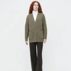 UNIQLO ローゲージVネックカーディガン