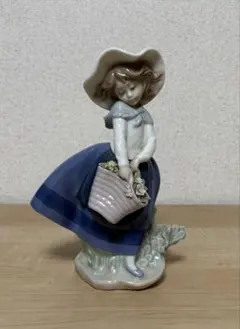 レア‼️リヤドロ きれいな花ばかり カーネーション 2体 - メルカリ