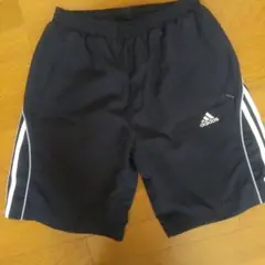 adidas 黒 ショートパンツ サイドストライプ