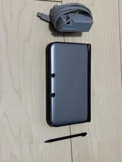ニンテンドー3DS LL 本体 充電器・タッチペン付き