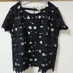 HusHusH 花柄レース 半袖トップス 黒　Lのサムネイル