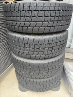 値段交渉可⭕️215/60R16 スタッドレス4本 バリ山 送料込 ❗️値段交渉可❗️ダンロップスタッドレス4本 215/60r16バリ山 送料込