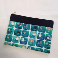ハンドメイド　フラットポーチ　猫ちゃん柄