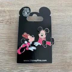 ミッキー＆ミニーピンバッジ！KISS