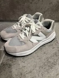 New Balance グレー ホワイト スニーカー