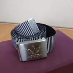 adidas メタルバックルベルト(ストライプ白紺)のサムネイル
