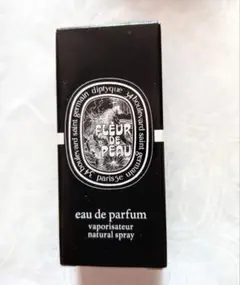 diptyque FLEUR DE PEAU オードパルファン 2mLのサムネイル
