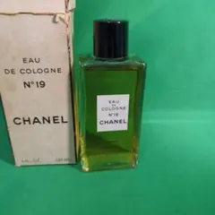 新品　CHANEL シャネル　N°19 オーデコロン　香水　60ml　蓋おかしい