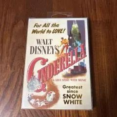 ディズニー　プリンセス　シンデレラ　コスメ　アイシャドウパレット