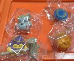 ドラゴンクエスト　メダパニでこんらん！　モンスターフィギュア　4個