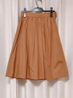 フレディ エミュ　スカート