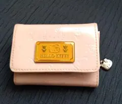 중고 難あり キティ エナメル調 三つ折り財布