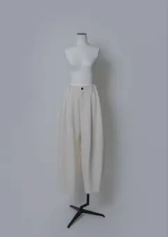 LOHEN PIGMENT DYEING COCOON PANTS - メルカリ