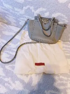 さらに値下げ！【VALENTINO】ロックスタッズグレインカーフスキンミニバック