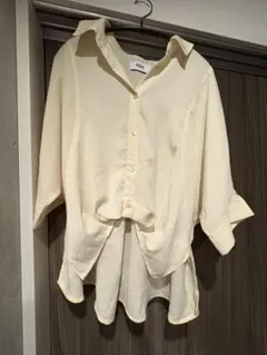 【美品】AZUL BY MOUSSY フロントタック半袖ドルマンブラウスイエロー