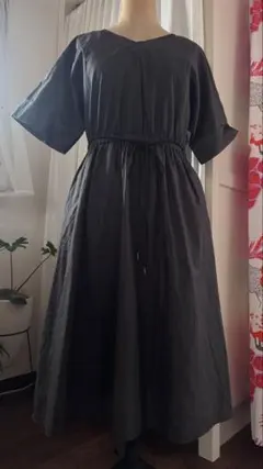 新品ikka ダークグレー ワンピース