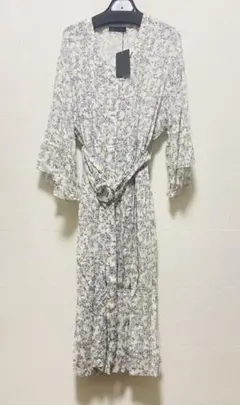 スコットクラブ　花柄 ロングワンピース　新品　タグ付き　送料無料　匿名配送