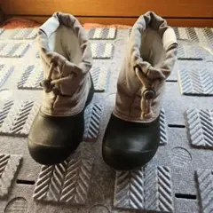 キッズ用防水スノーブーツ グレー/ブラックユニセックス。