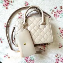 キルティング　ショルダーバッグ　小物入れ付き♡　未使用　ベージュ