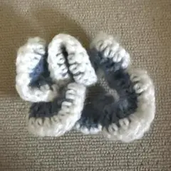 青と白のかぎ針編みハンドメイド フリルシュシュ