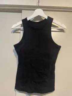 リブ編み 黒 カップ付きタンクトップ