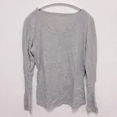 グレー 長袖 Tシャツ 薄手 インナー シンプル 春 秋 Uネック